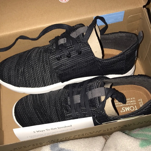 toms tennis shoes